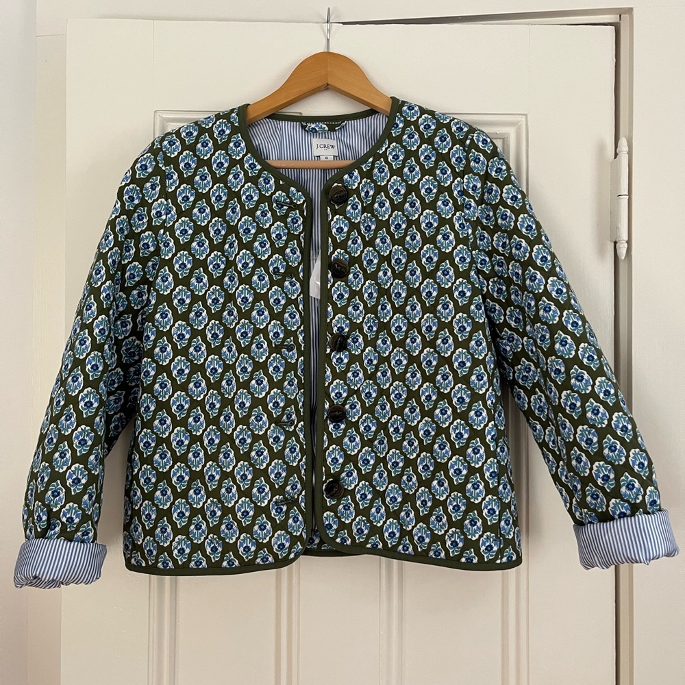 Blue Quilted Blazer with Geometric Pattern and Cropped Fit